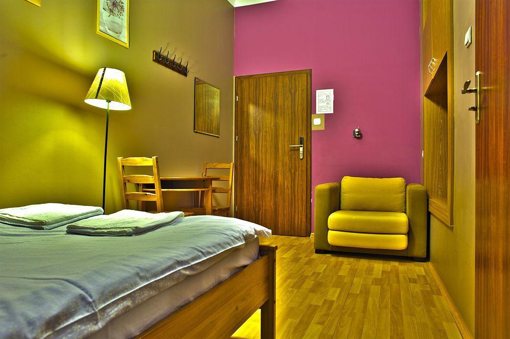 Nathan'S Villa Hostel Varsovie Extérieur photo